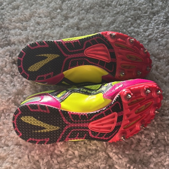 Brooks Track Spikes - Picture 5 of 5